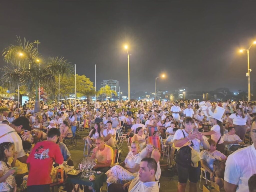 Silvester an der Costanera in Encarnación